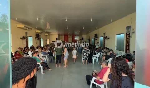 Sob lágrimas e pedidos de justiça, familiares se despedem de comerciante morto durante assalto em Manaus