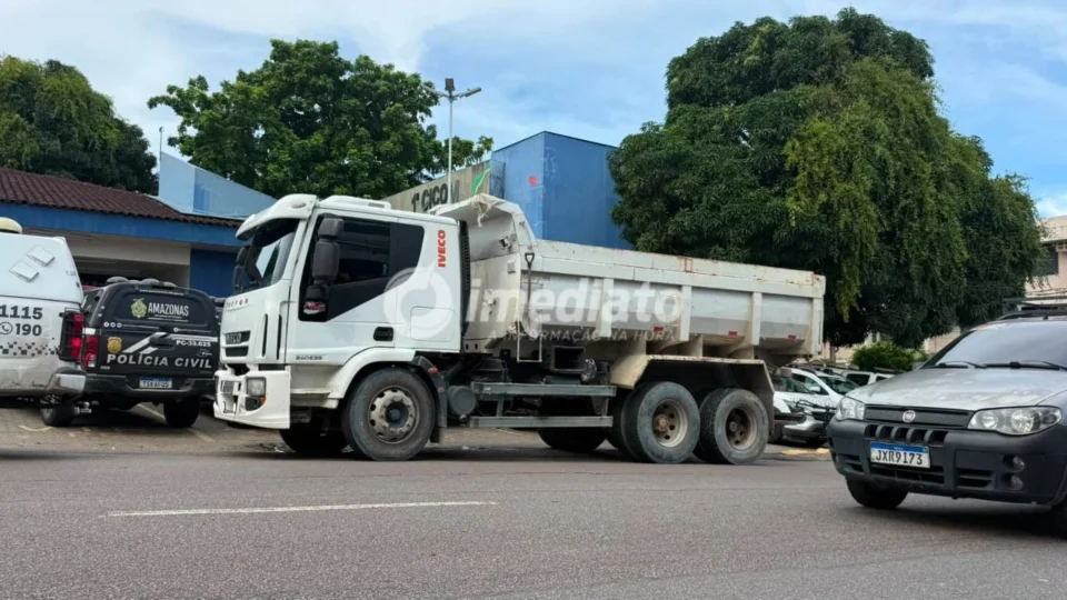 Polícia Ambiental apreende grande quantidade de madeira ilegal na comunidade Bariri