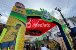 Rua da Copa reúne moradores, turistas e comerciantes para abertura do Mundial em Manaus