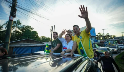 Professora Maria do Carmo arrasta multidão para as ruas de Jutaí e mostra que interior não tem dono