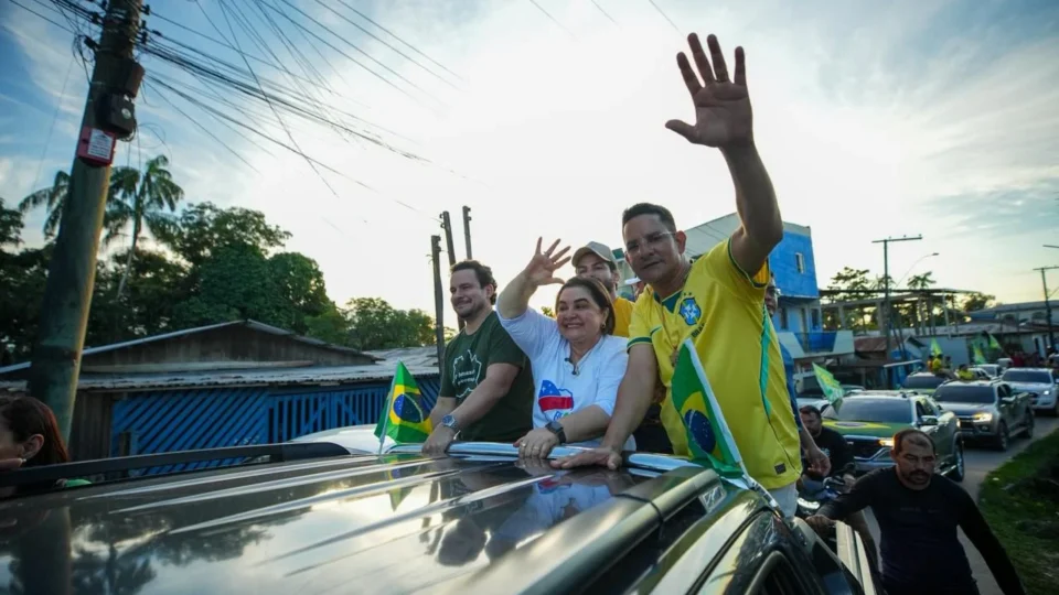 Professora Maria do Carmo arrasta multidão para as ruas de Jutaí e mostra que interior não tem dono