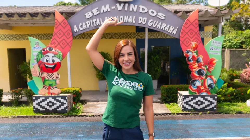 Débora Menezes visita usina de pau-rosa em Maués e reafirma compromisso com produtores do interior: ‘Esse mandato é um braço amigo de quem trabalha no campo’