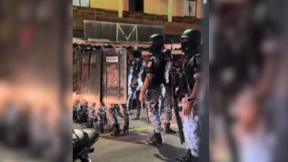 Policia Militar foi acionada por conta de reclamações por som alto após jogo da Seleção no bairro Alvorada; Veja vídeo: