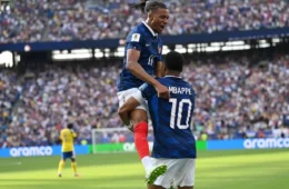 Mbappé comanda vitória da França sobre a Suécia e classificação às oitavas