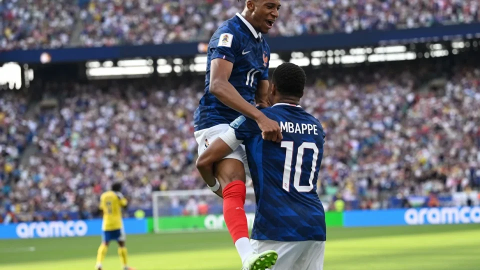 Mbappé comanda vitória da França sobre a Suécia e classificação às oitavas