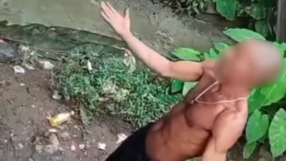 Veja: Homem é punido por facção após supostamente ameaçar trabalhadores em feira de Manaus