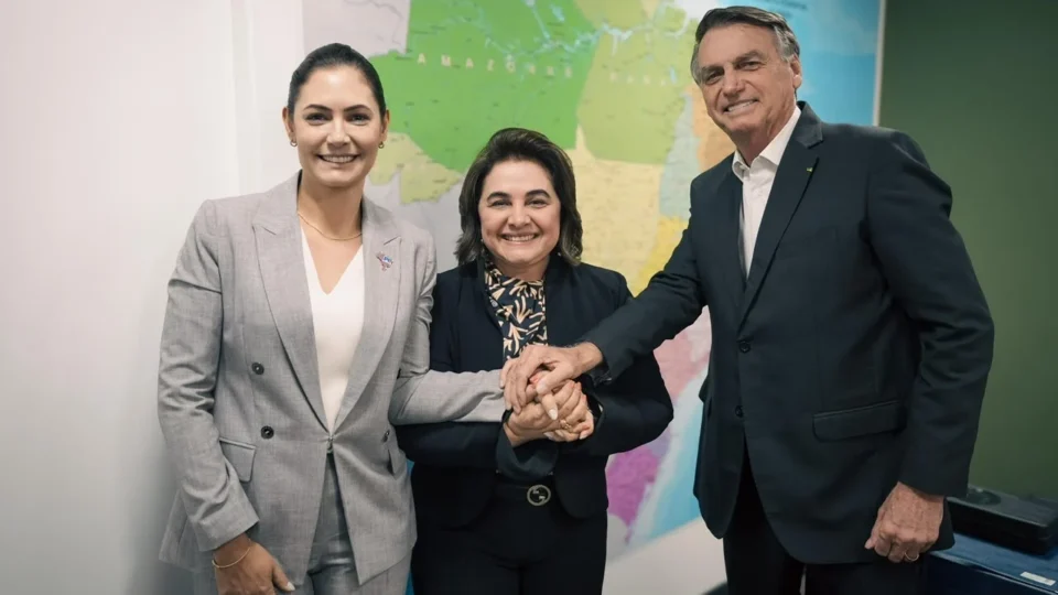 Revista Veja confirma liderança da Professora Maria do Carmo para o Governo do Amazonas
