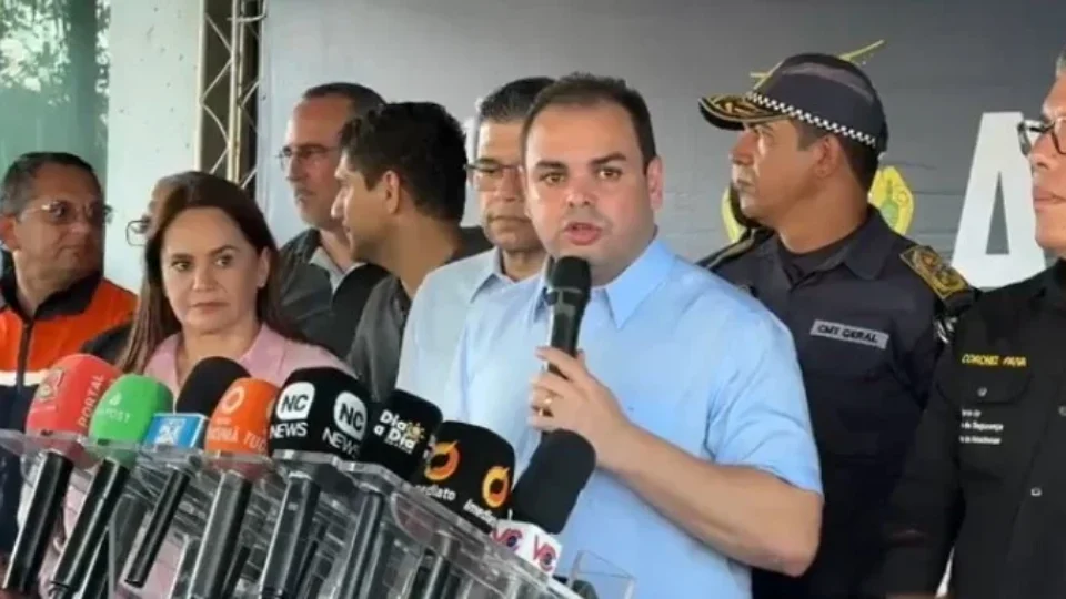 Governador Roberto Cidade entrega lanchas blindadas, viaturas e novos equipamentos para reforçar forças de segurança