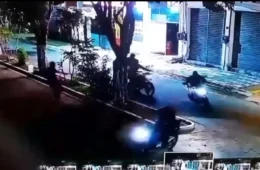 Câmeras de segurança registram ação de criminosos durante assalto a loja de motos em Baião