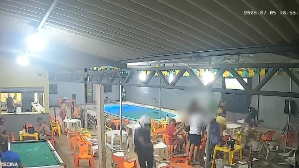Homem é morto a tiros dentro de estabelecimento em Canaã dos Carajás na frente da família; câmeras registram crime
