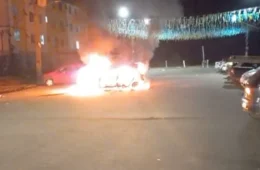 Criminosos incendeiam carro após execução no Orgulho do Madeira