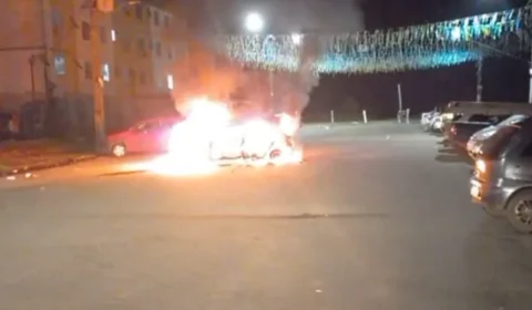 Criminosos incendeiam carro após execução no Orgulho do Madeira