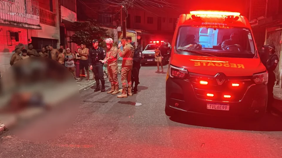 Suspeito de furtos é espancado por populares após cair de telhado na Cremação, em Belém