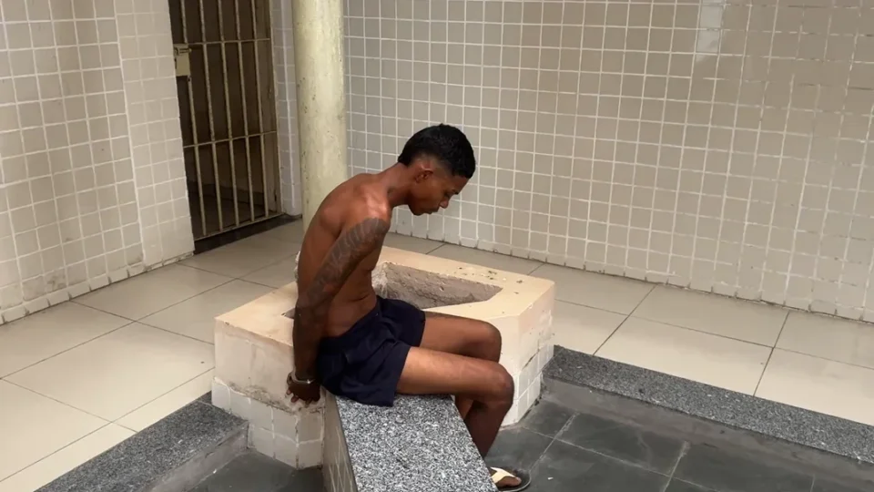 TRÁFICO | Mais de 40 porções de cocaína apreendidas pela PM na cremação