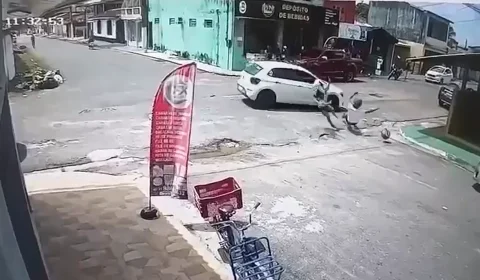 GRAVE ACIDENTE | Motociclistas são arremessados após colisão com carro em Mosqueiro