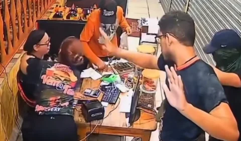 PÂNICO| Ladrões assaltam lanchonete famosa em Mosqueiro, distrito de Belém