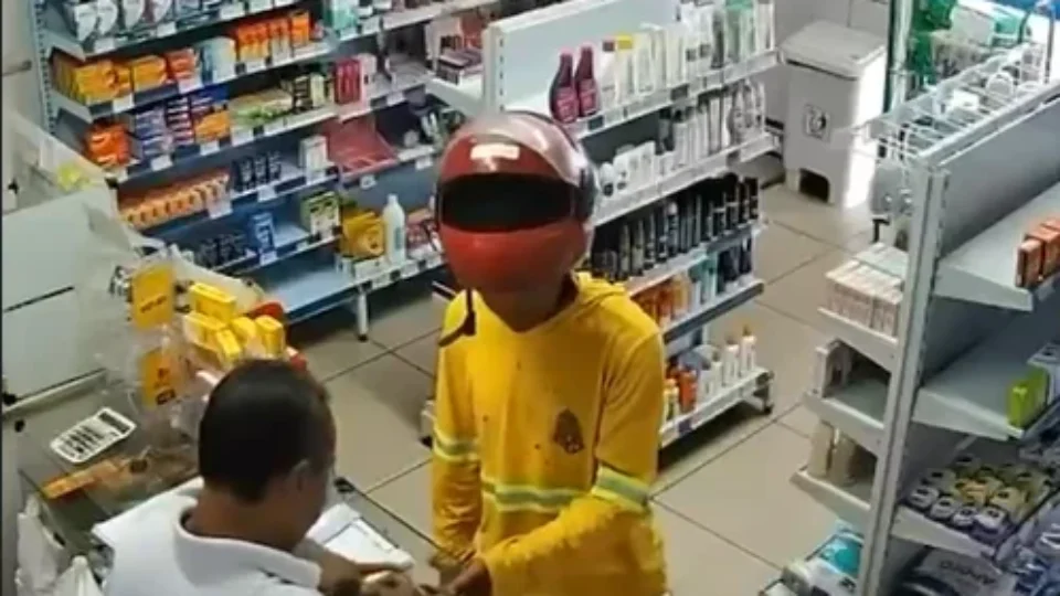 NO TAPANÃ |Assaltante exige aliança de vítima durante roubo a farmácia