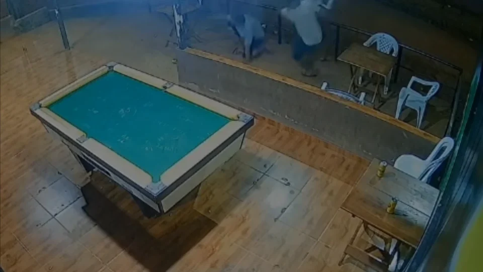 VÍDEO | PM é alvo de tentativa de homicídio dentro de bar em Altamira