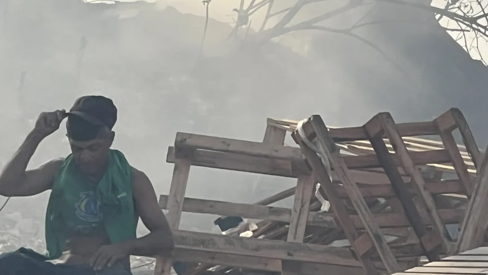 CATANORTE: Incêndio destrói cooperativa de recicláveis e causa prejuízo