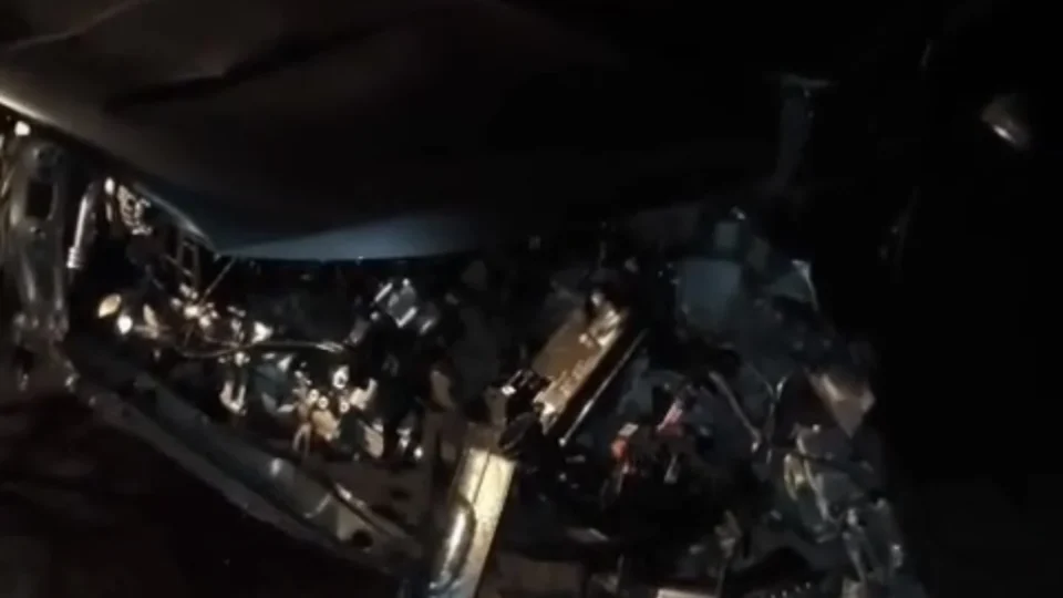 Colisão frontal entre dois carros deixa motorista ferido em Roraima