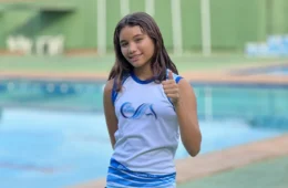 Nadadora de Rondônia e a família faz campanha para disputar competição internacional no Peru