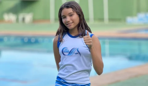 Nadadora de Rondônia e a família faz campanha para disputar competição internacional no Peru