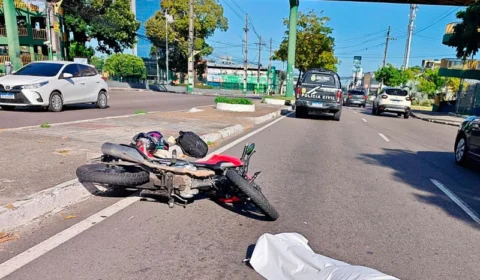 VEJA VÍDEO: Idosa morre após ser atropelada por motocicleta na avenida Darcy Vargas, em Manaus