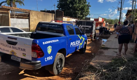 Homem é encontrado morto com marcas de facadas dentro de residência na zona Sul de Porto Velho