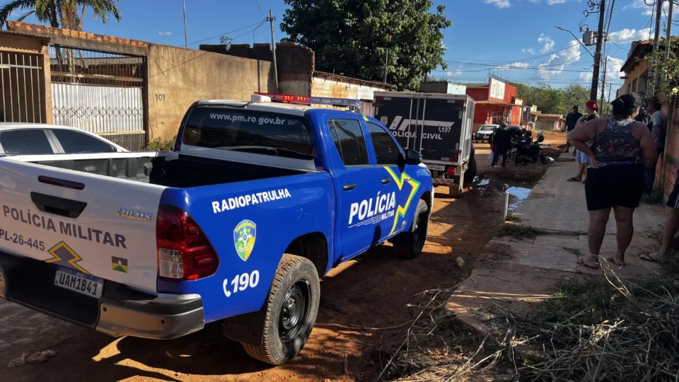 Homem é encontrado morto com marcas de facadas dentro de residência na zona Sul de Porto Velho