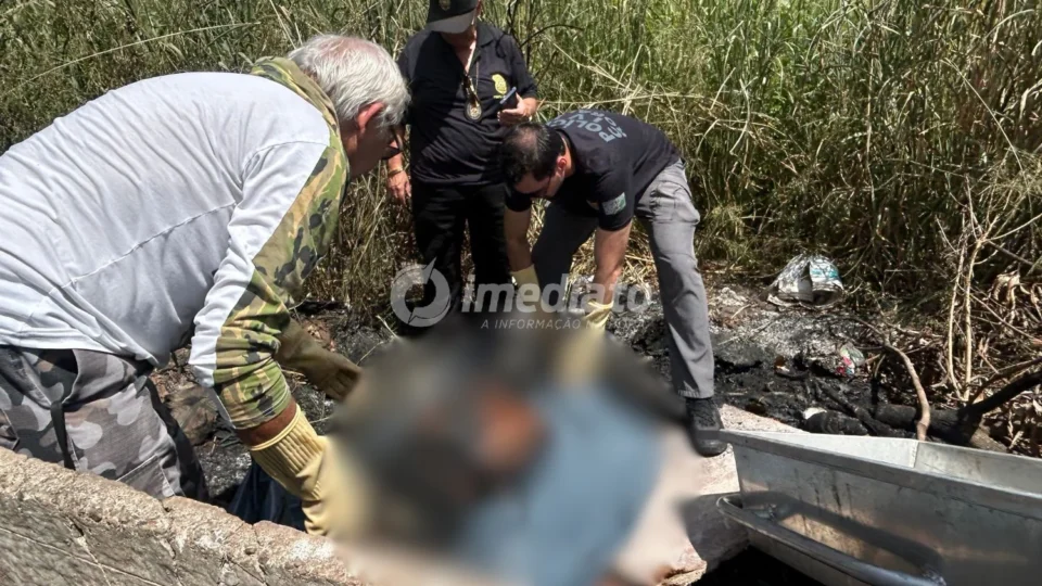 Corpo carbonizado é encontrado em antigo fossão, e homem é detido suspeito de envolvimento no crime em Boa Vista