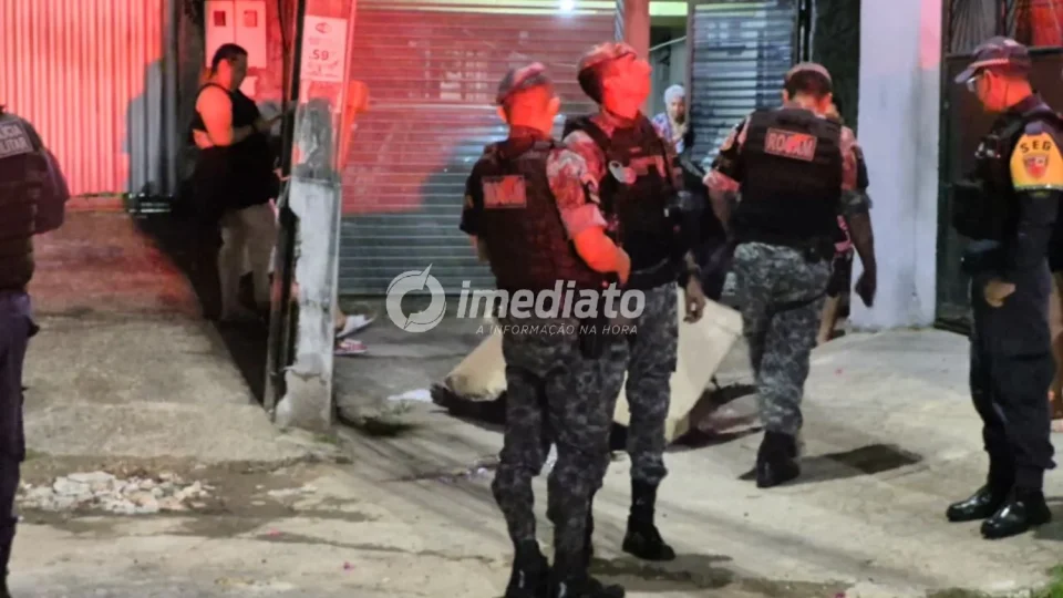 IMAGENS FORTES: Homem é morto a tiros em plena via pública no bairro da Betênia