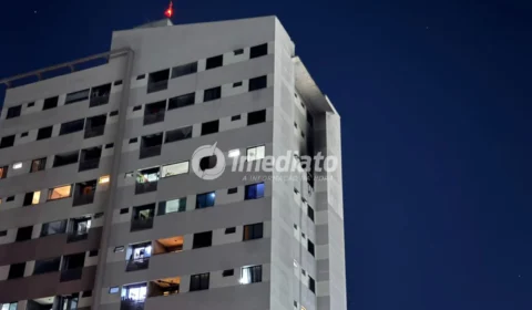 VEJA VÍDEO: Incêndio em apartamento no bairro Chapada mata cadela de casal de idosos e mobiliza bombeiros em Manaus