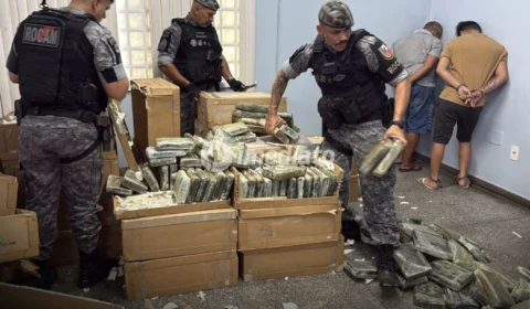 Rocam intercepta van e apreende cerca de 1 tonelada de drogas na AM-010, em Manaus