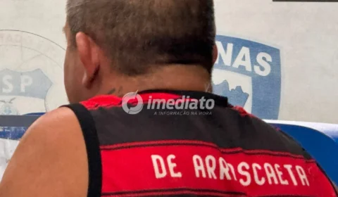 Homem com drogas, faca e dinheiro trocado é preso durante patrulhamento da PM no Zumbi 2, em Manaus
