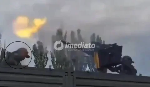 VEJA VÍDEO: Soldado russo é arremessado de caminhão após perder controle de metralhadora pesada durante treinamento militar 