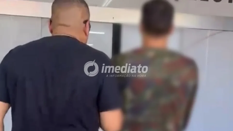Venezuelano é preso por descumprir medida protetiva e agredir ex-companheira na frente dos filhos em Manaus 
