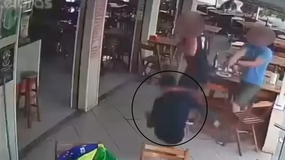 VEJA VÍDEO: Câmeras registram momento em que policial à paisana reage a assalto e mata criminoso