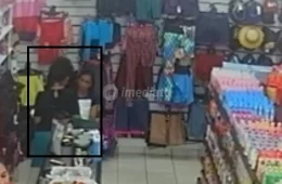 Veja as imagens: Duas mulheres são flagradas escondendo roupas durante furto em loja no bairro Cidade de Deus