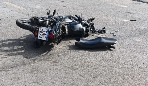 VEJA VÍDEO: Motociclista fica ferido após colisão com ônibus no bairro Petrópolis