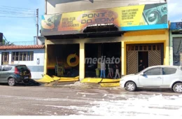 LIVE: Curto-circuito em tomada provoca incêndio em loja de som na Cidade Nova