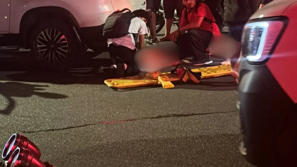 VEJA VÍDEOS: Carro desgovernado atropela quatro pessoas no bairro Educandos, zona sul da cidade