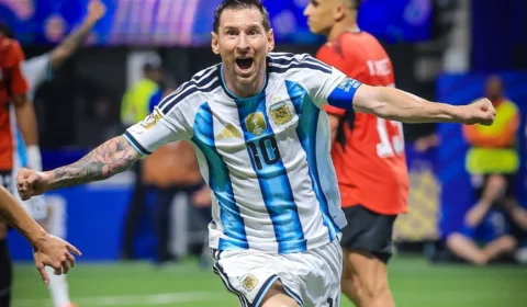 Argentina vence o Egito em jogo eletrizante e garante vaga nas quartas de final da Copa do Mundo