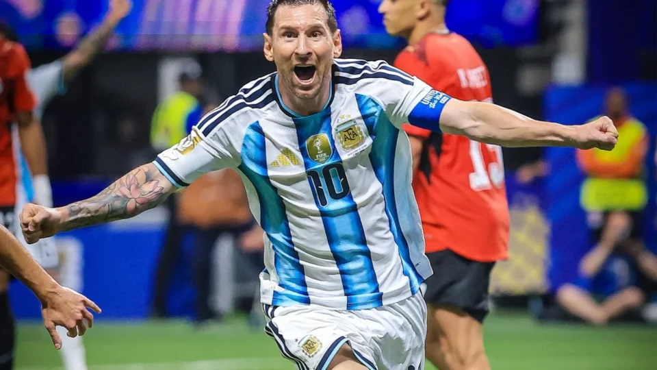 Argentina vence o Egito em jogo eletrizante e garante vaga nas quartas de final da Copa do Mundo