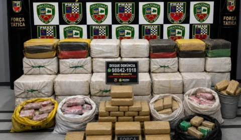 Força Tática apreende mais de 1,5 tonelada de drogas, 60 coletes balísticos e prende homem no bairro São Francisco, em Manaus
