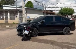 Motociclista fica ferida após colisão com carro na região Central de Porto Velho