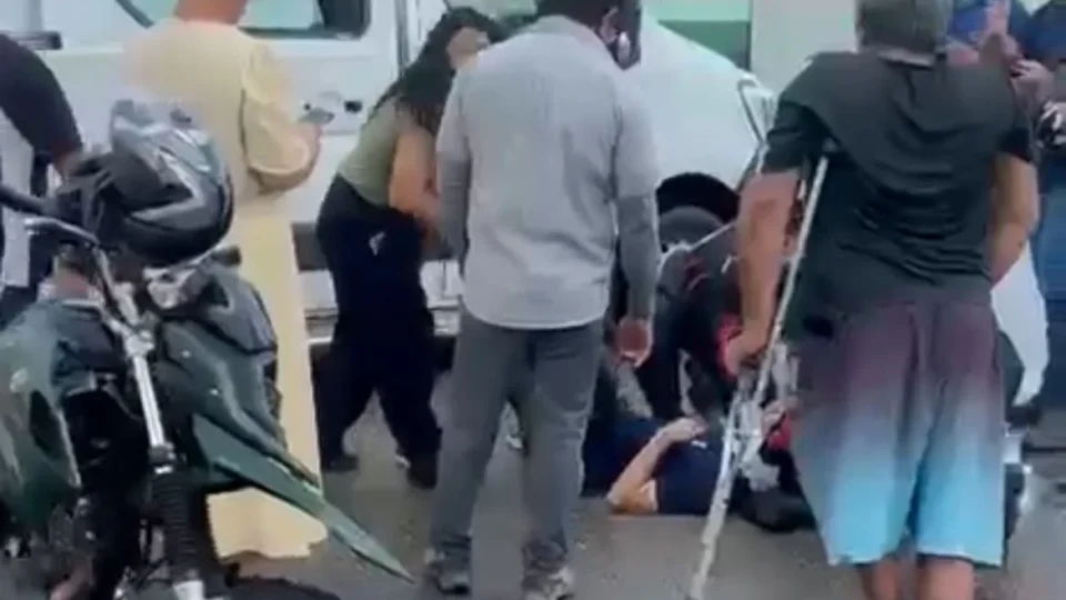Acidente entre três motocicletas deixa feridos no Centro de Porto Velho