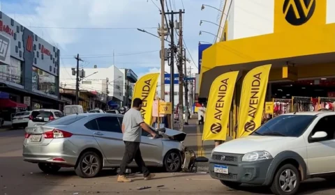 VEJA: Motorista invadindo a preferencial em Porto Velho