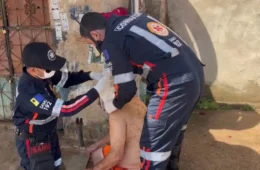 VEJA: Homem é esfaqueado pelo enteado durante discussão em Porto Velho