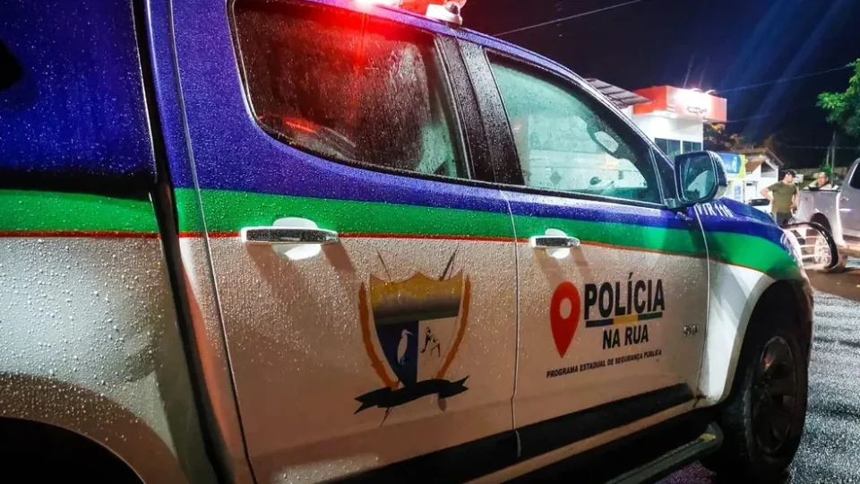 Homem é preso após agredir e ameaçar cortar rosto da companheira em Roraima