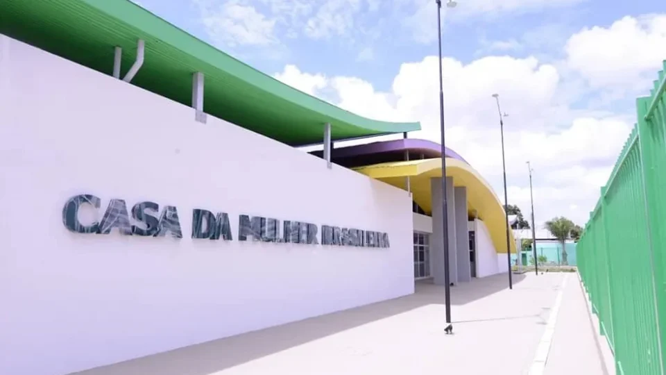 Homem é preso após tenta matar companheira com facão em Roraima